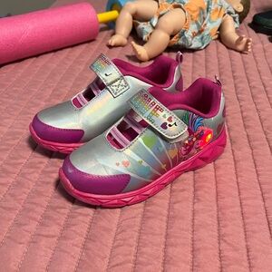Trolls shoes